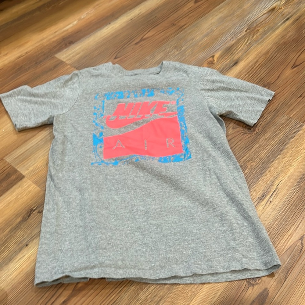 Nike tee shirt youth medium